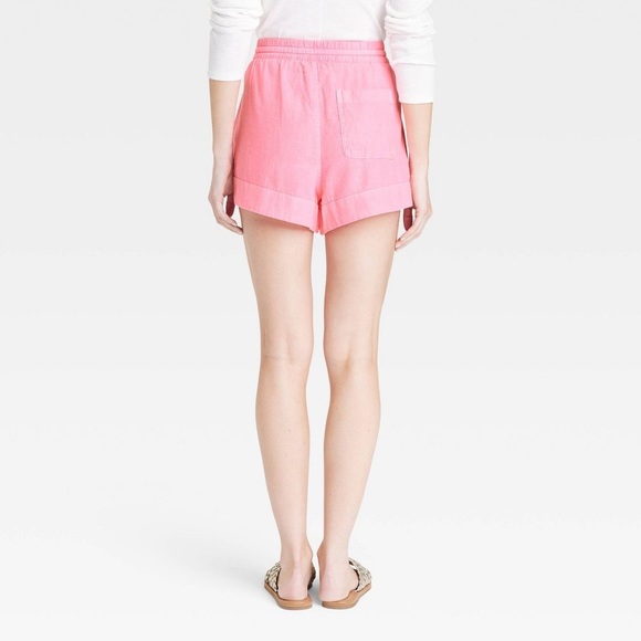 Pink Linen Shorts - Picture 2 of 3